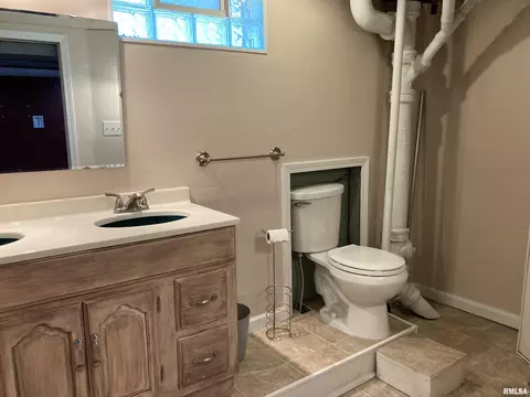 2429 S 5th St, Springfield, IL 62703 photo 16