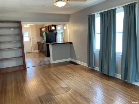 2429 S 5th St, Springfield, IL 62703 photo 2