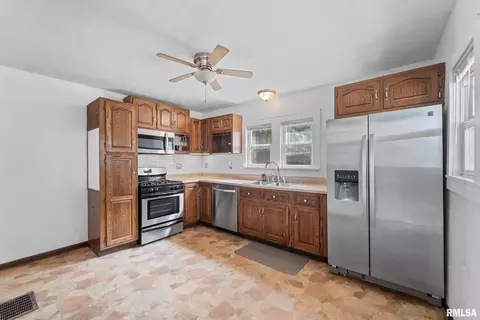 608 N Amos Ave, Springfield, IL 62702 photo 21