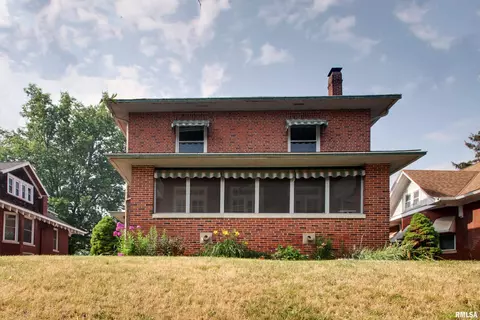 1418 Hampshire St, Quincy, IL 62301