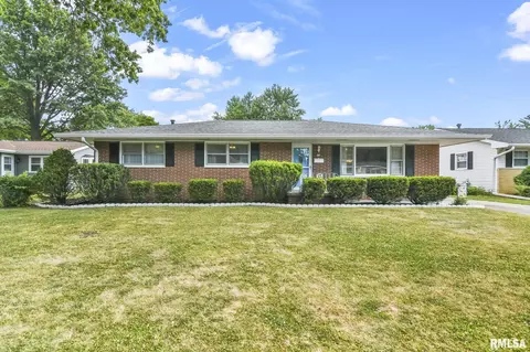 216 Dickinson Rd, Springfield, IL 62704