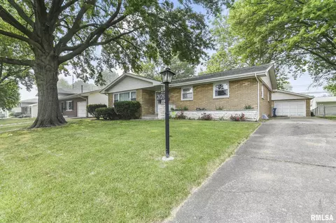 2128 Kaskaskia Dr, Springfield, IL 62702 photo 2
