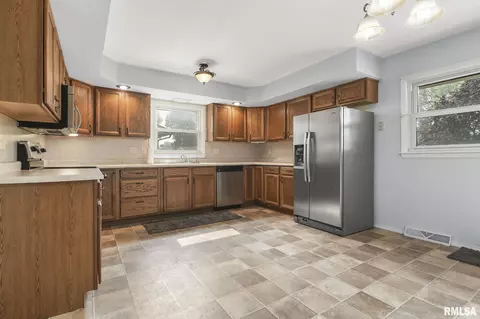 2128 Kaskaskia Dr, Springfield, IL 62702 photo 8
