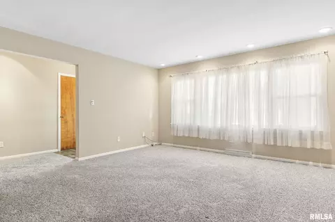 2128 Kaskaskia Dr, Springfield, IL 62702 photo 5