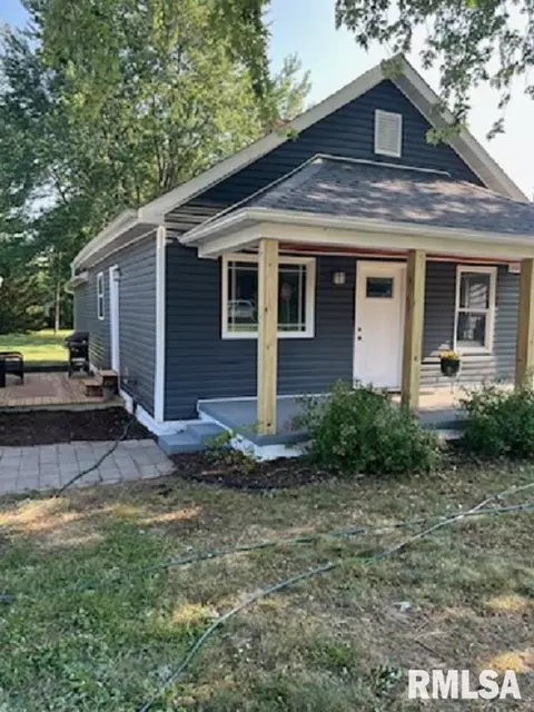 402 Ebony St, Thayer, IL 62689 photo 2