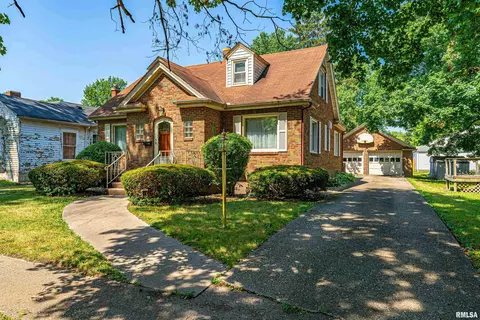 314 N Lafayette St, Mount Pulaski, IL 62548