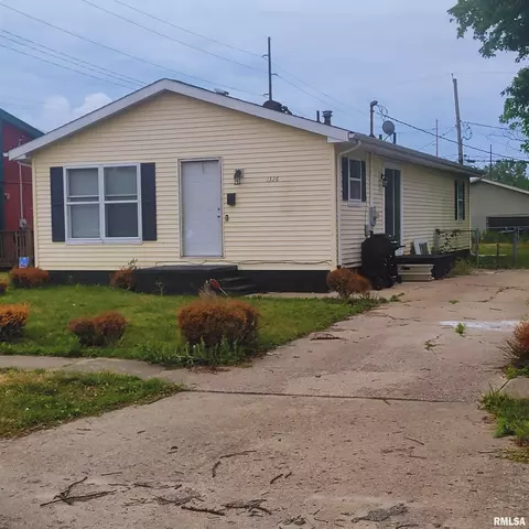 1326 E Washington St, Springfield, IL 62703 photo 2