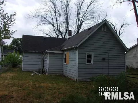 525 E Spaulding St, Riverton, IL 62561 photo 3