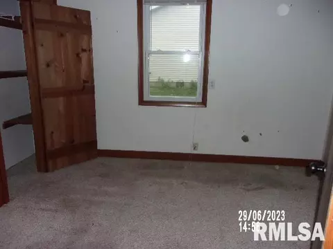 525 E Spaulding St, Riverton, IL 62561 photo 8
