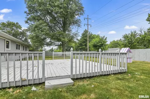 509 Rainbow Dr, Athens, IL 62613 photo 5
