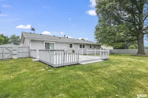 509 Rainbow Dr, Athens, IL 62613 photo 4