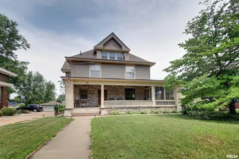2043 Maine St, Quincy, IL 62301