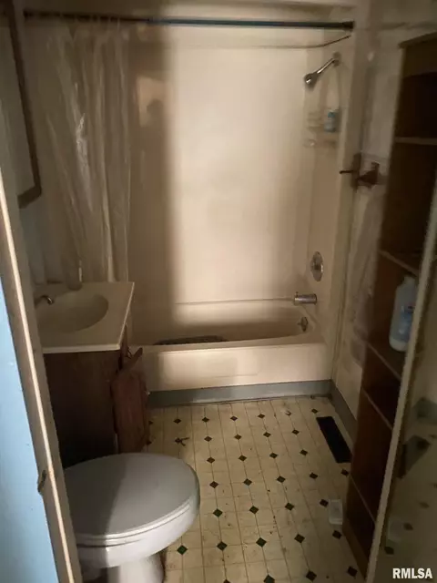 2147 S 15th St, Springfield, IL 62703 photo 9