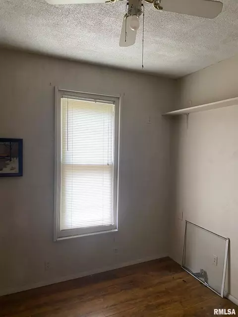 2147 S 15th St, Springfield, IL 62703 photo 6