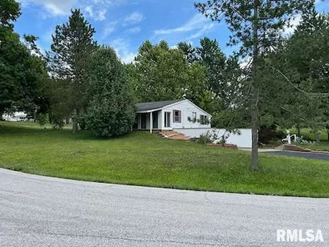 2931 Theresa Ct, Quincy, IL 62305
