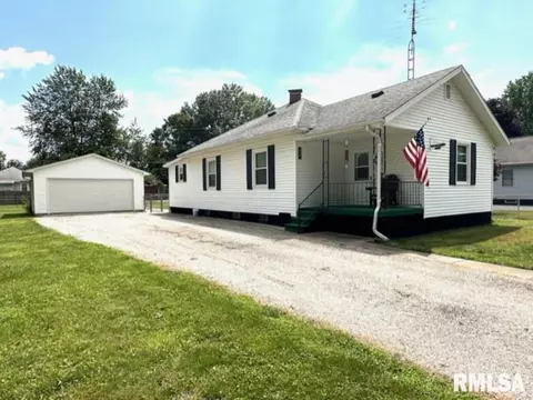 321 Hickory St, Kincaid, IL 62540
