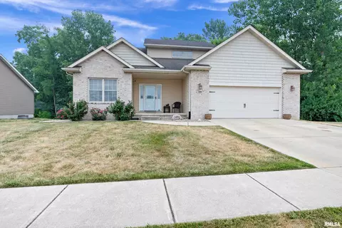 1100 Jesse Scott Dr, Riverton, IL 62561