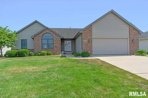 5304 Manhattan Dr, Springfield, IL 62711