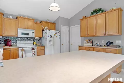 5304 Manhattan Dr, Springfield, IL 62711 photo 12
