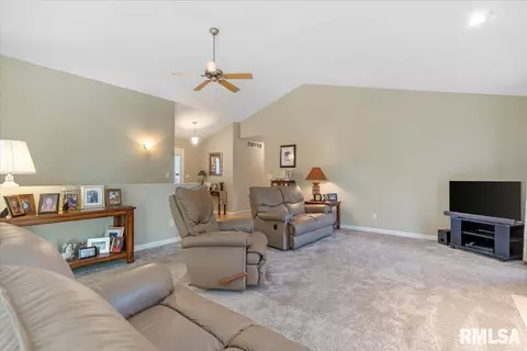 5304 Manhattan Dr, Springfield, IL 62711 photo 8