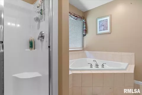 5304 Manhattan Dr, Springfield, IL 62711 photo 21