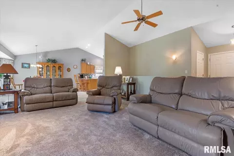 5304 Manhattan Dr, Springfield, IL 62711 photo 6