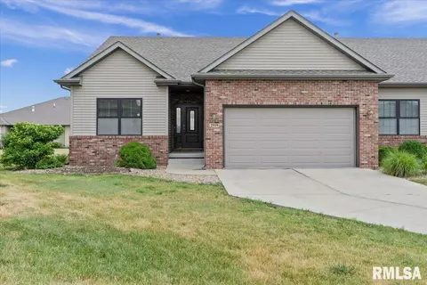 2919 Sandy Ln, Springfield, IL 62711