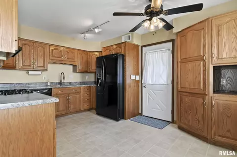 1712 Albert St, Springfield, IL 62702 photo 9
