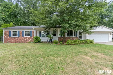 701 Diane Ct, Springfield, IL 62702