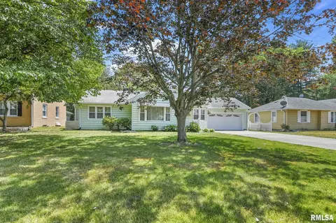 30 Circle Dr, Springfield, IL 62703