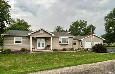 409 E Depot St, Knoxville, IL 61448