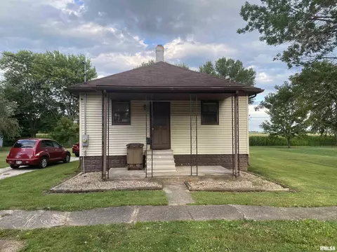 348 S Emmett St, Virden, IL 62690