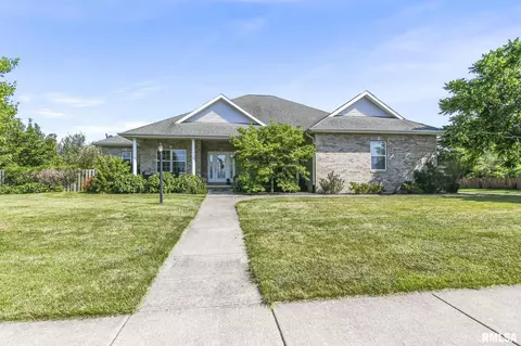 314 Eagle Ridge Dr, Chatham, IL 62629