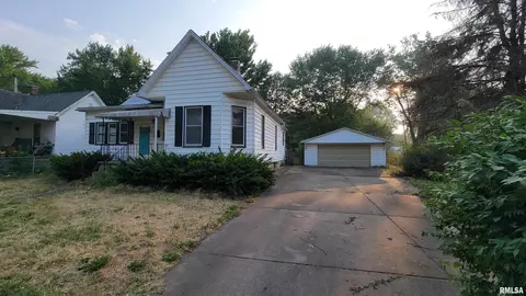 1109 N 13th St, Springfield, IL 62702 photo 2