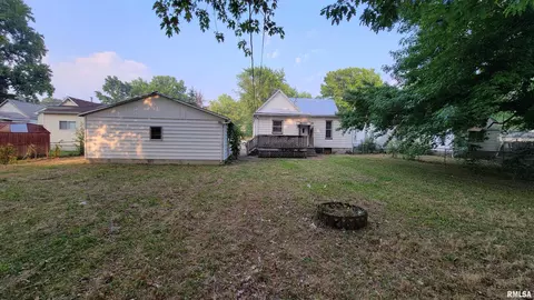 1109 N 13th St, Springfield, IL 62702 photo 7