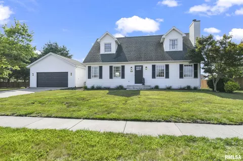 500 S 1st St, Sherman, IL 62684