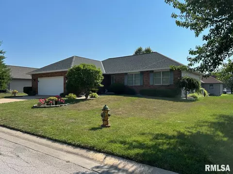 3300 Frese Dr, Quincy, IL 62305