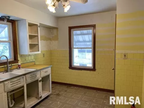 1921 S 2nd St, Springfield, IL 62704 photo 7