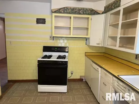 1921 S 2nd St, Springfield, IL 62704 photo 6