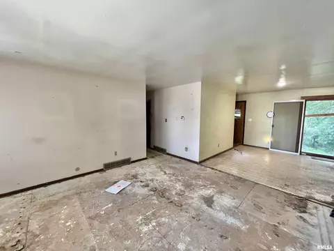 729 Diane Ct, Springfield, IL 62702 photo 2