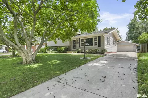 2204 Kaskaskia Dr, Springfield, IL 62702