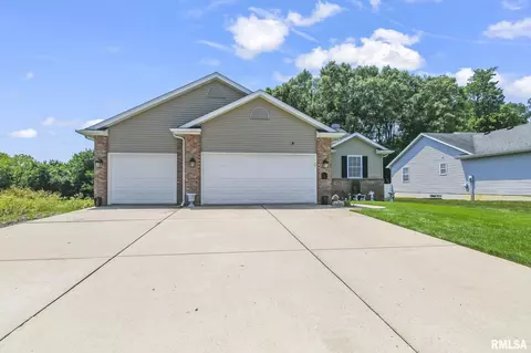 4120 Garry Dr, Springfield, IL 62712 photo 2