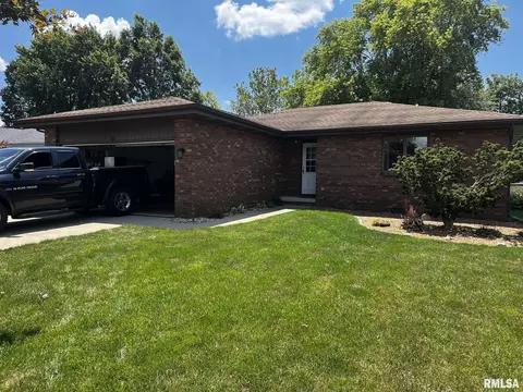 5 Hollybrook Dr, Springfield, IL 62702