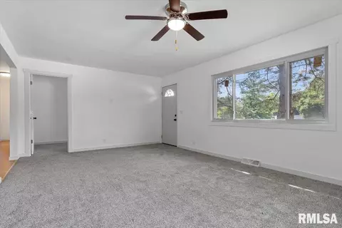 3620 N Peoria Rd, Springfield, IL 62702 photo 7