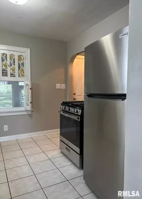 1508 W Capitol Ave, Springfield, IL 62704 photo 5