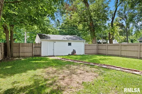 2304 Holmes Ave, Springfield, IL 62704 photo 50