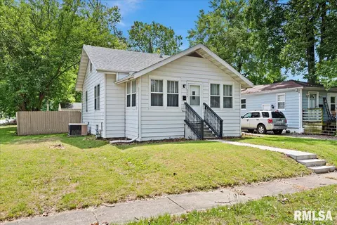 2304 Holmes Ave, Springfield, IL 62704