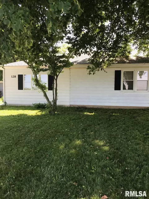 128 13th St, Pawnee, IL 62558