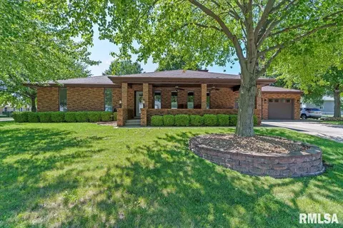 519 S Jefferson St, Lincoln, IL 62656