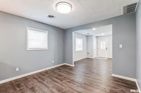 508 W Franklin St, Mclean, IL 61754 photo 8
